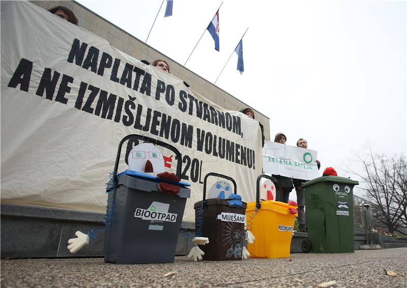  Zelena akcija organizirala prosvjednu akciju u povodu uvođenja novog sustava naplate odvoza otpada u Zagrebu