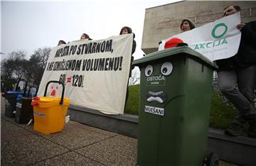  Zelena akcija organizirala prosvjednu akciju u povodu uvođenja novog sustava naplate odvoza otpada u Zagrebu