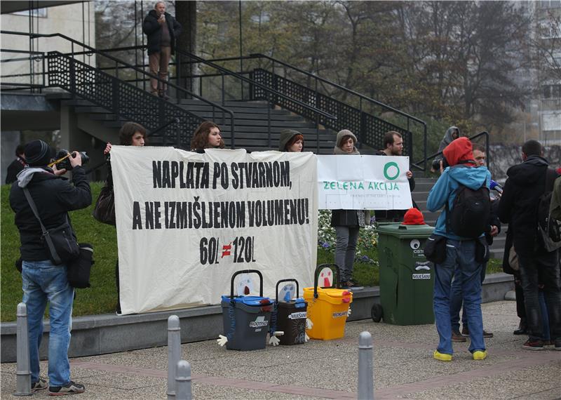 Zelena akcija prosvjedovala protiv štetne naplate odvoza otpada u Zagrebu