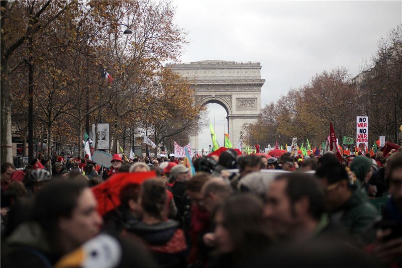 Pariz: Masovni prosvjedi uoči završetka Međunarodne konferencije o klimi - COP21