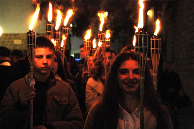 Dubrovnik: Procesijom i otvaranjem Vrata milosrđa započela Godina milosrđa i Godina svetog Vaha