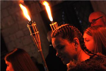 Dubrovnik: Procesijom i otvaranjem Vrata milosrđa započela Godina milosrđa i Godina svetog Vaha