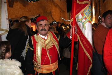 Dubrovnik: Procesijom i otvaranjem Vrata milosrđa započela Godina milosrđa i Godina svetog Vaha