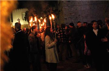 Dubrovnik: Procesijom i otvaranjem Vrata milosrđa započela Godina milosrđa i Godina svetog Vaha