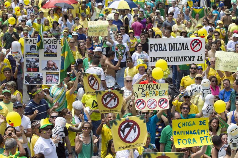 Deseci tisuća Brazilaca tražili odlazak predsjednice Rousseff