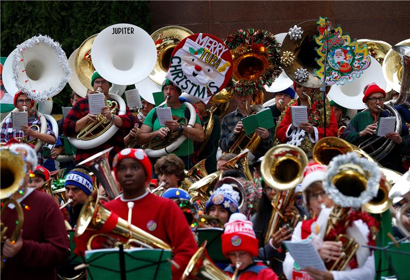 USA NEW YORK TUBA CHRISTMAS