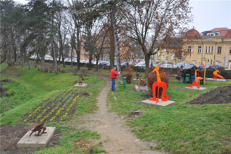 U Vinkovcima "Ptice u letu" Dine Merhav