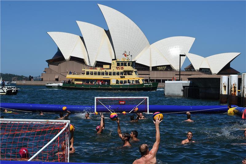 AUSTRALIA WATER POLO BY THE SEA