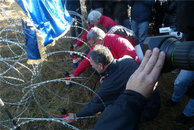  Mirni prosvjed  protiv opasne žice na malograničnom prijelazu Lipa-Novokračine 