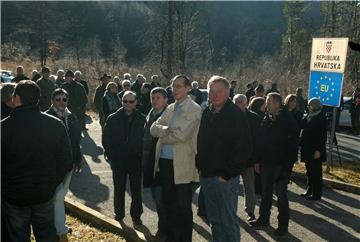  Mirni prosvjed  protiv opasne žice na malograničnom prijelazu Lipa-Novokračine 