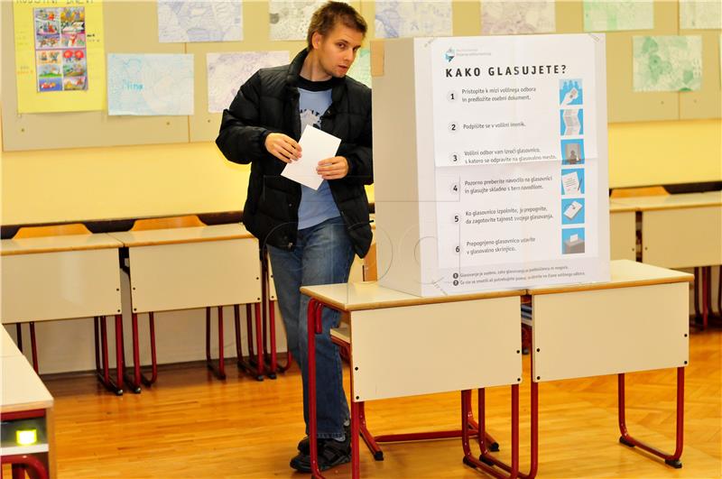 Slaba izlaznost na slovenskom referendumu, zakon vjerojatno prolazi