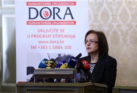 DORA dodijelila 70 stipendija siromašnoj djeci