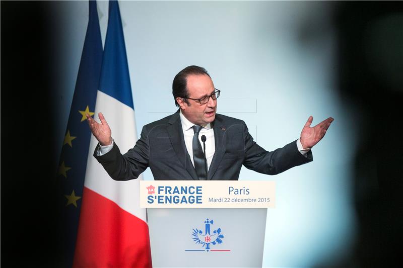 Hollande pozvao Francuze na bratstvo i optimizam nakon teške godine