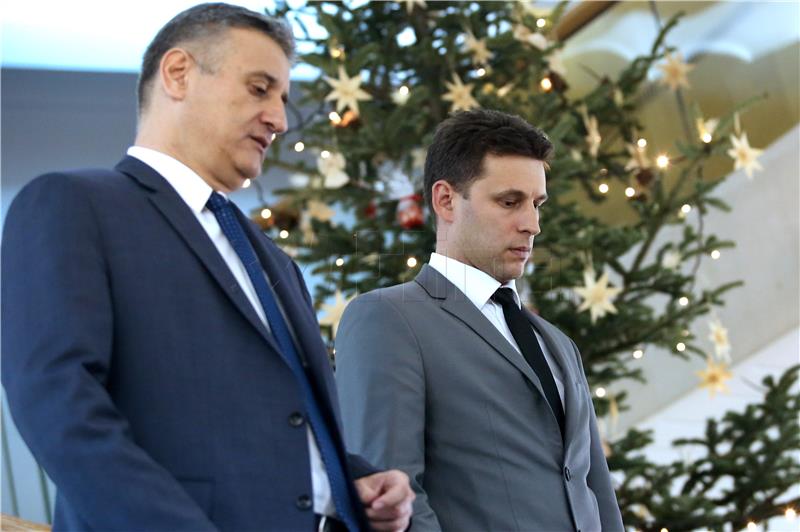 Prije konzultacija sjednice Nacionalnih vijeća HDZ-a i Mosta 