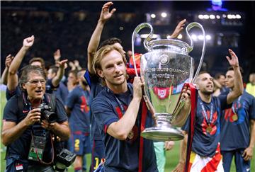 Guardian: Rakitić i Modrić na popisu 100 najboljih nogometaša svijeta