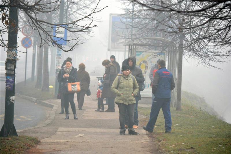 Zbog zagađenja zraka u Sarajevu prekinuta nastava