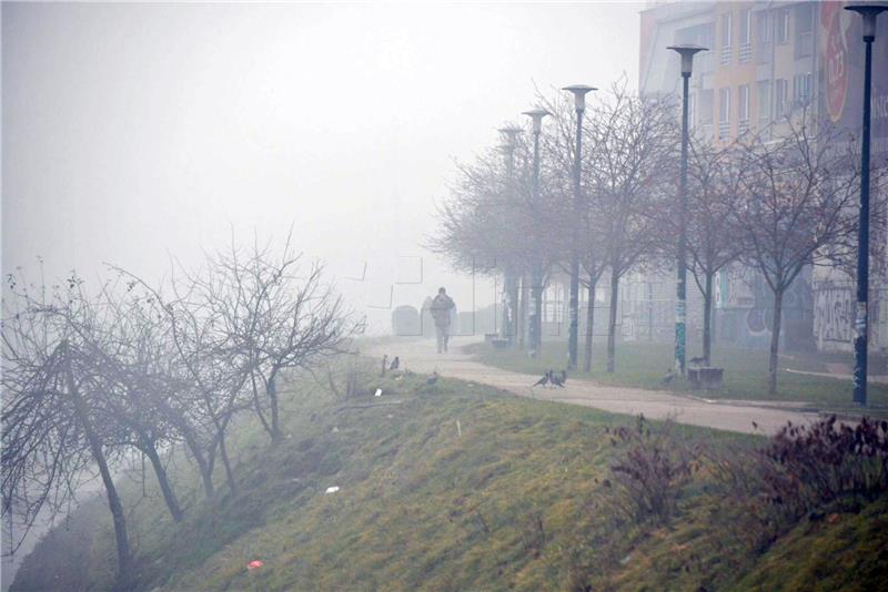 Zbog zagađenja zraka u Sarajevu prekinuta nastava