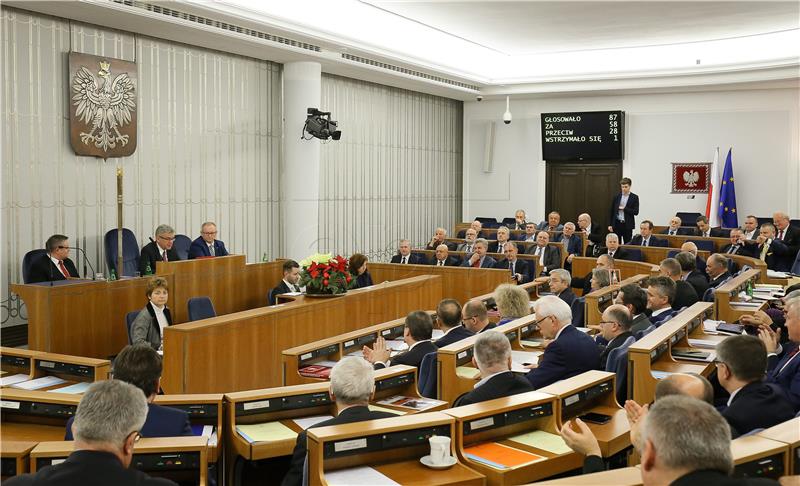 Poljska: Senat odobrio sporni zakon unatoč pozivima EU-a