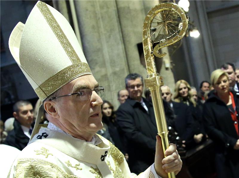 Kardinal Bozanić predvodio misu polnoćku u zagrebačkoj katedrali