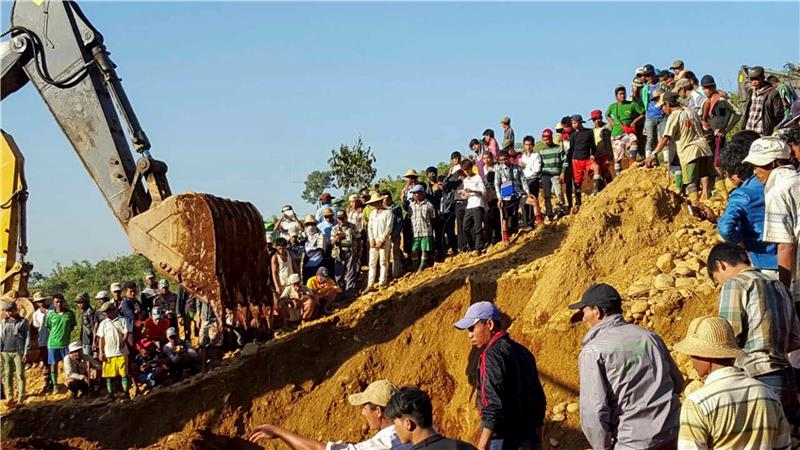 FILE MYANMAR JADE MINE LANDSLIDE