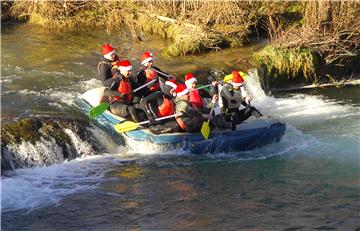 Božićni humanitarni rafting na Mrežnici