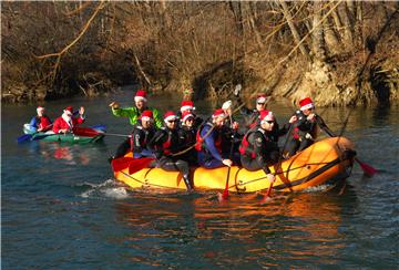 Božićni humanitarni rafting na Mrežnici