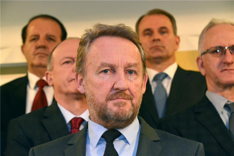 Izetbegović: Očekujem da Orešković rješava probleme s BiH a ne da ih stvara