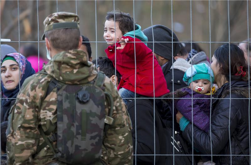 Austrija zbog jačanja sigurnosniih mjera odbila primiti tri autobusa s migrantima iz Slovenije