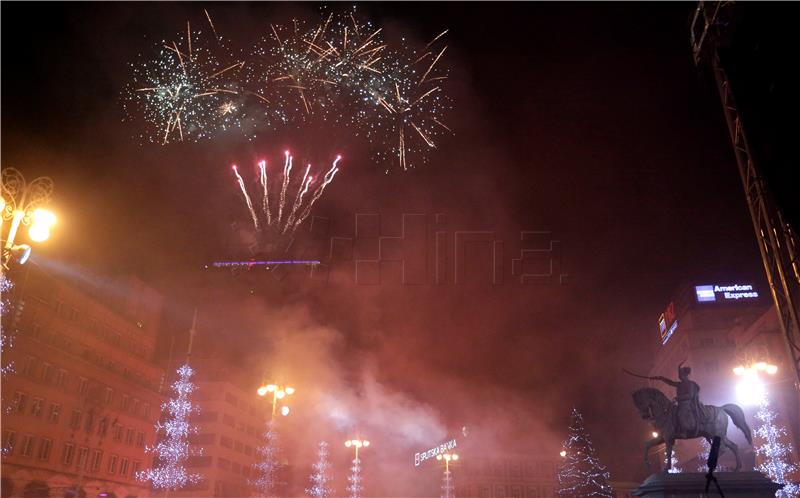 Zagrepčani i njihovi gosti veselo, uz vatromet, ušli u 2016. godinu