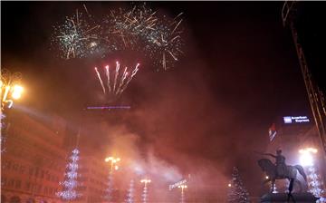 Croatia welcomes 2016 with open air parties, fireworks