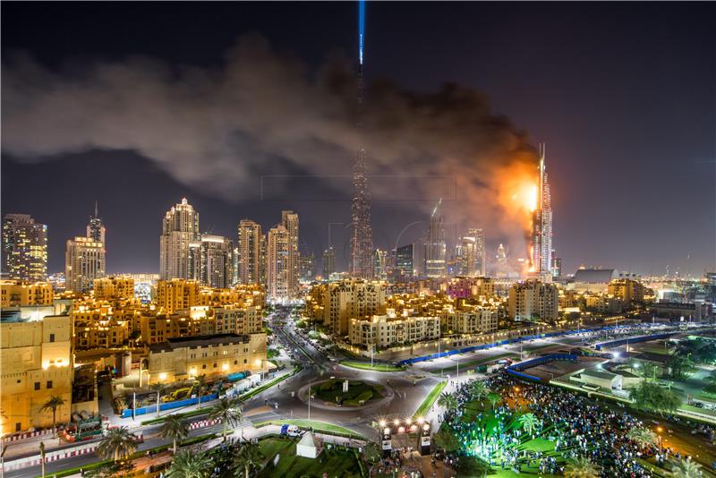 Snažni požar u hotelu u Dubaiju 