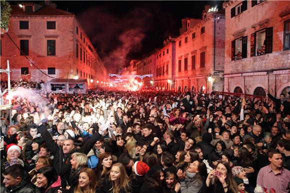 Dubrovčane u Novu godinu uveli Severina, Silente i DJ Kameni