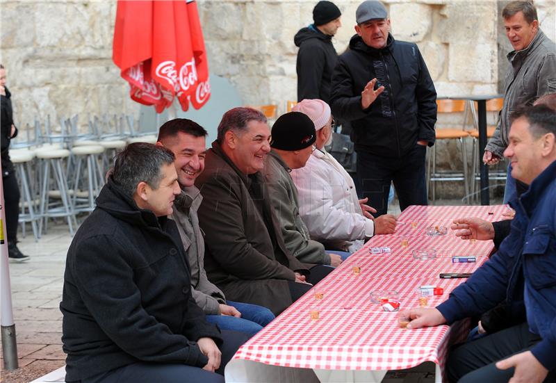  Splitski gradonačelnik Ivo Baldasar družio se s braniteljima