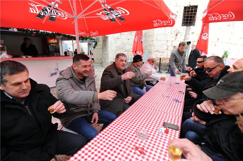  Splitski gradonačelnik Ivo Baldasar družio se s braniteljima