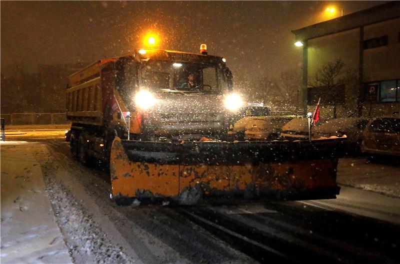 Zagreb: Gradonačelnik Bandić i suradnici posjetili glavnu bazu Zimske službe 