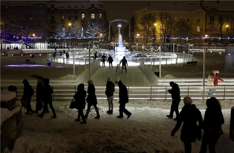 Snježno predvečerje u Zagrebu