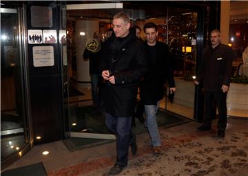 Karamarko i Petrov dali izjave za medije nakon sastanka u hotelu Sheraton