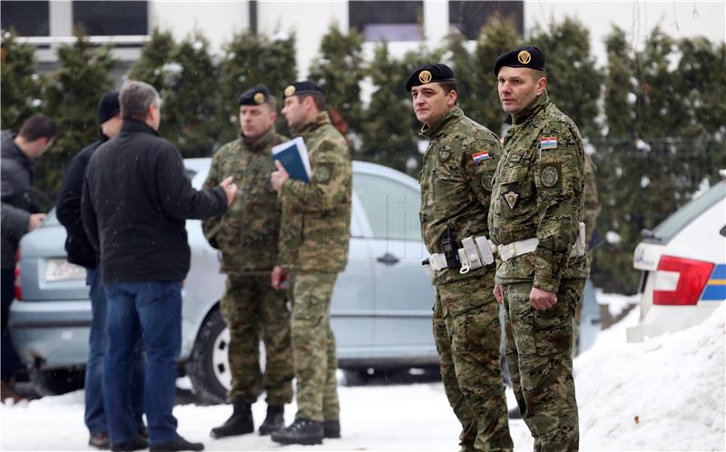 Zagreb: Muškarac se bacio sa zgrade, u stanu još dvoje mrvih