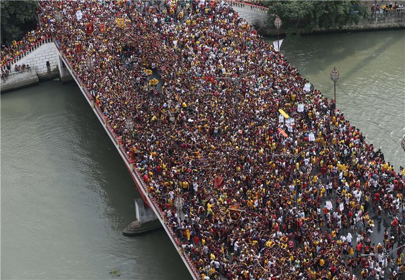 Filipini: u vjerskoj procesiji u čast Crnog Isusa više od milijun ljudi