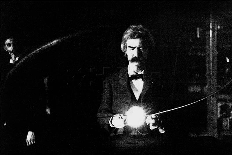 "T'N'T /Tesla 'n' Twain" kolektiva SKROZ za rođendan umjetnosti