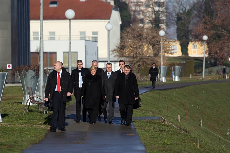 Predsjednica Kolinda Grabar Kitarović u svom privremenom uredu u Vukovaru