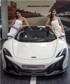 FILE MALAYSIA ECONOMY MCLAREN