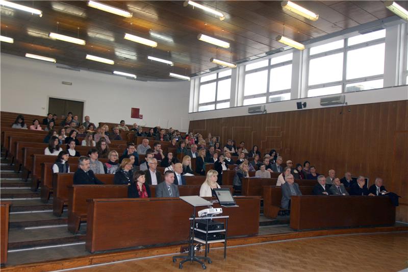 Nagrade Zaklade Dr. Ljerka Markić Čučuković studentima Domagoju Vočanecu i Marku Rimcu