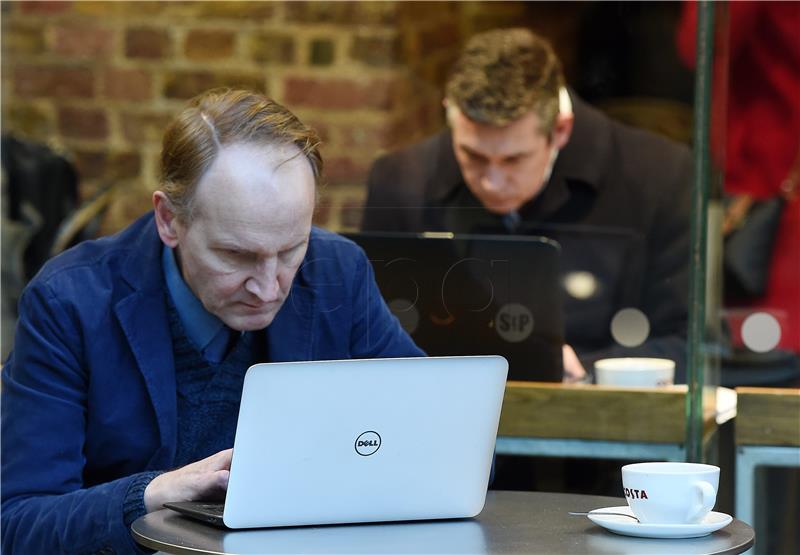 BRITAIN SNOOPERS CHARTER COFFEE SHOPS