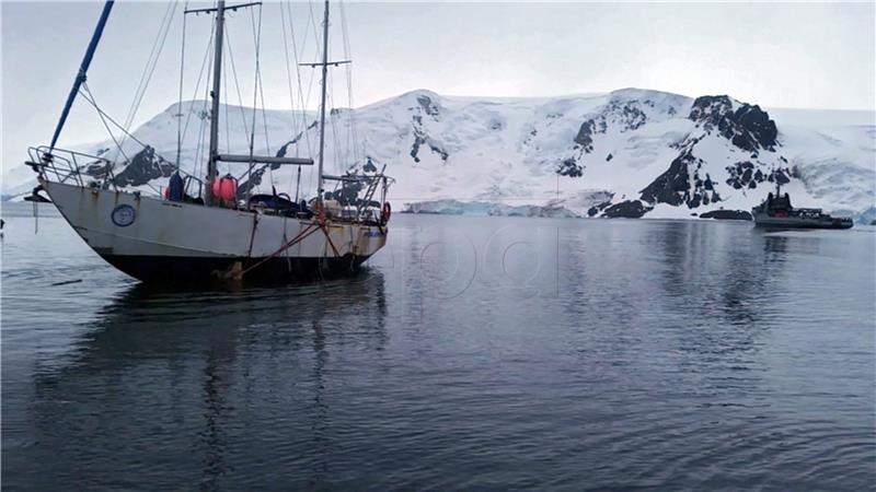 CHILE ANTARTICA POLISH SHIP