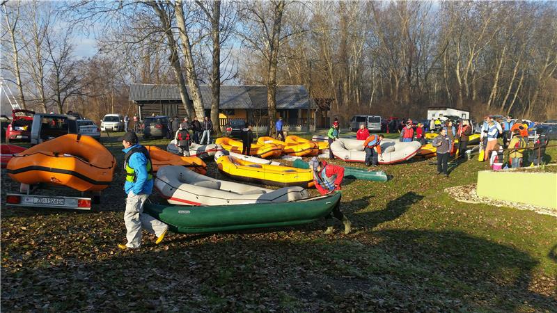 Više od 200 kajakaša i raftera na Zimskom spustu Dravom