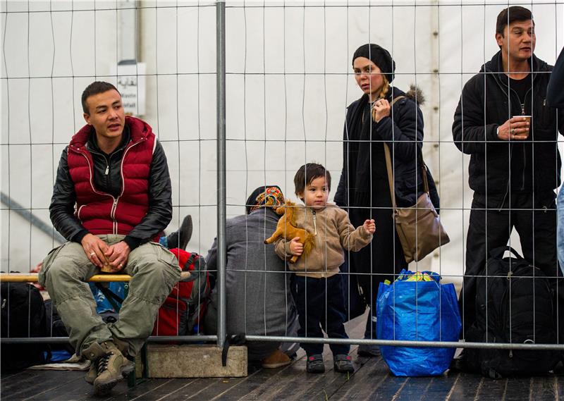 Slovenian gov't says will introduce same measures as Austria regarding migrants, border control