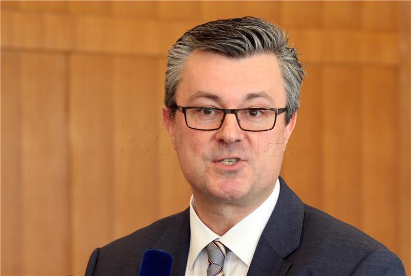 Oreskovic makes good impression on investors