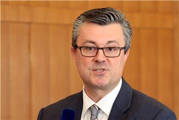 Oreskovic makes good impression on investors