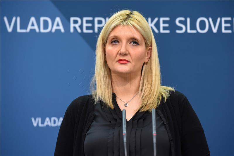 Slovenska ministrica unutarnjih poslova želi se što prije sastati s novim hrvatskim kolegom